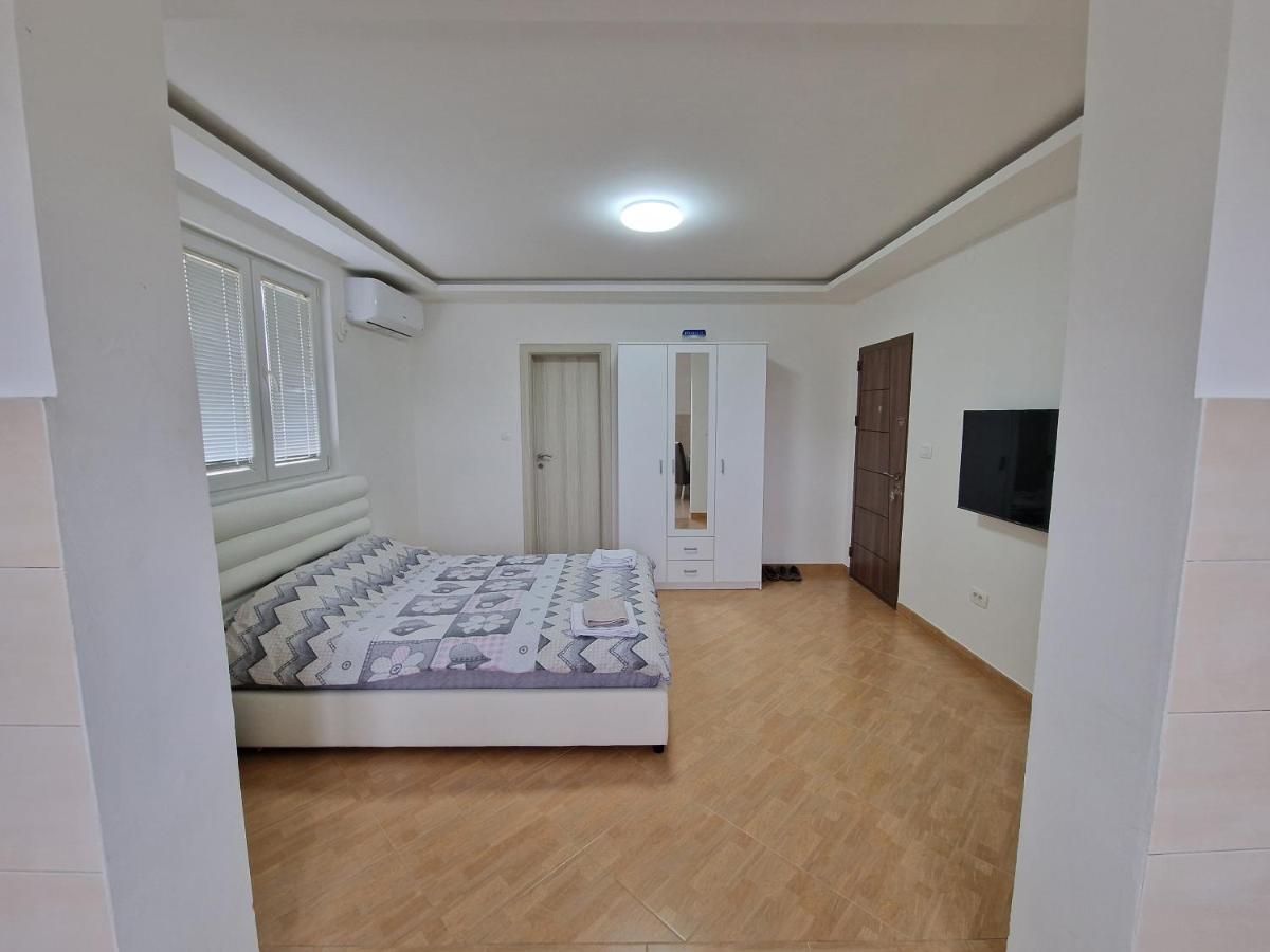 Apartman Tolosi Podgorica Eksteriør bilde